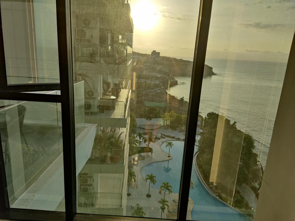 Departamento Suite frente al mar Poseidon Manta Exterior foto